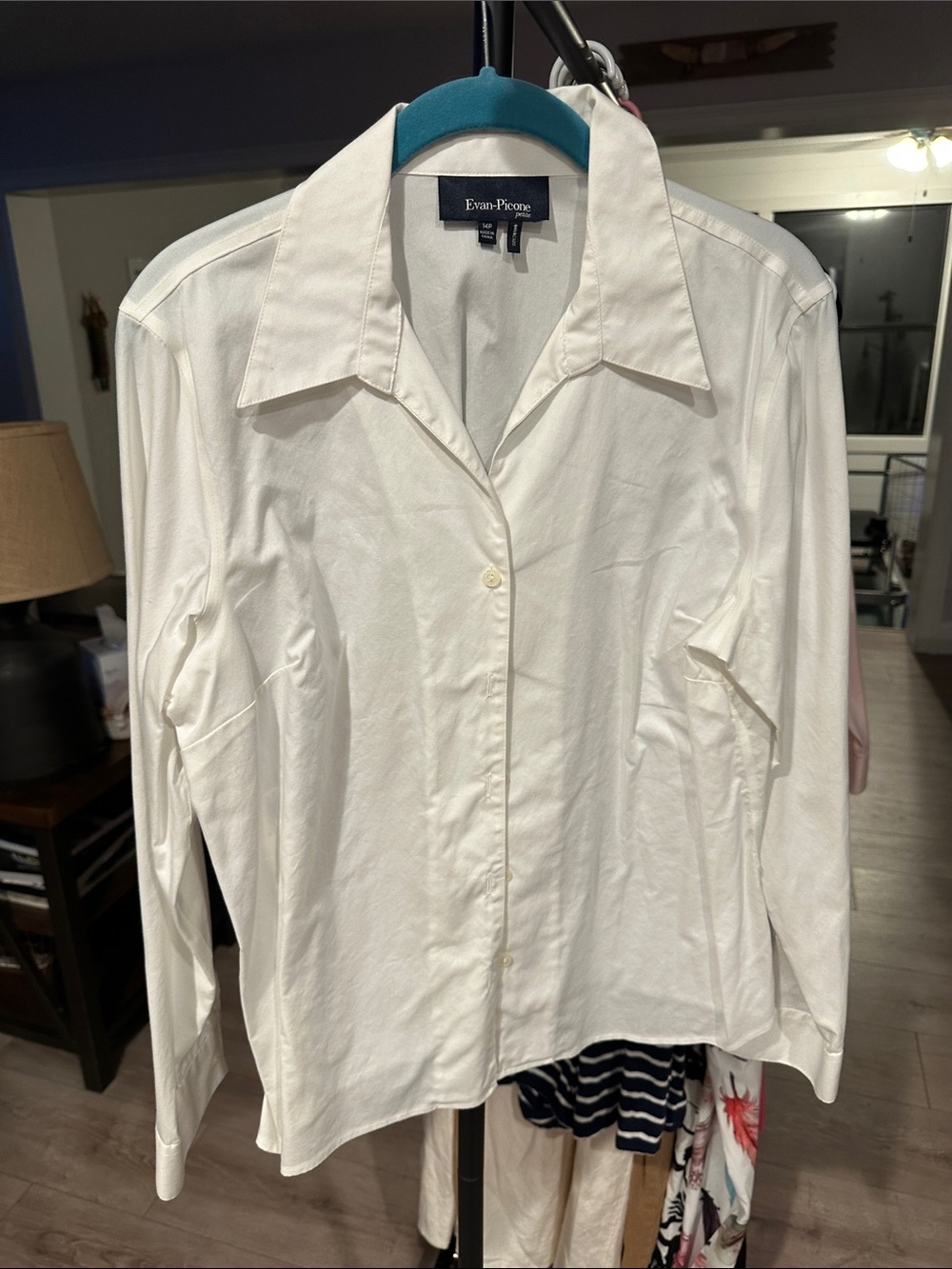 Evan Picone Classic White Button-Front Women's Shirt